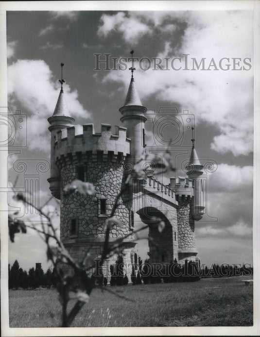 1956 Arched Gateway to Buenos Aires Park Favorite Recreation Park - Historic Images