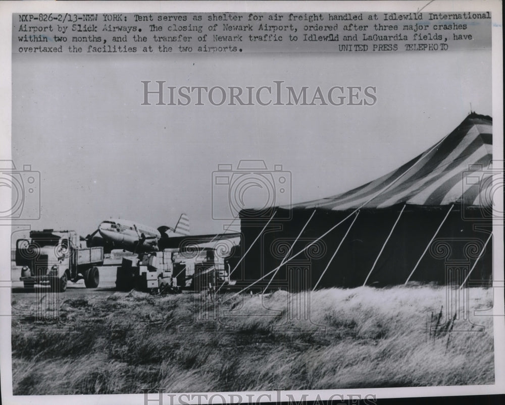 1952 Press Photo Tent serves as air freight shelter at Idlewild Intl. Airport-Historic Images