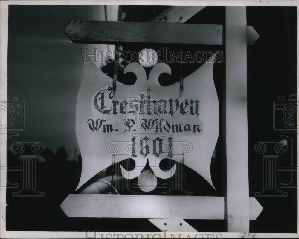 1956 Sign Saying &quot;Cresthaven, William P. Wildman, 1601&quot; - Historic Images