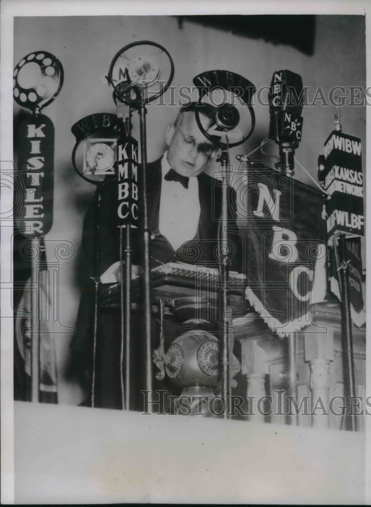 1936 Press Photo Gov.Alf M. Landon speak at Kansas Day Celebration in Topeka. - Historic Images