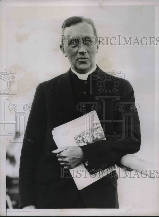 1935 Press Photo Dr. Leon Legrain aboard SS Champlain in NY - Historic Images