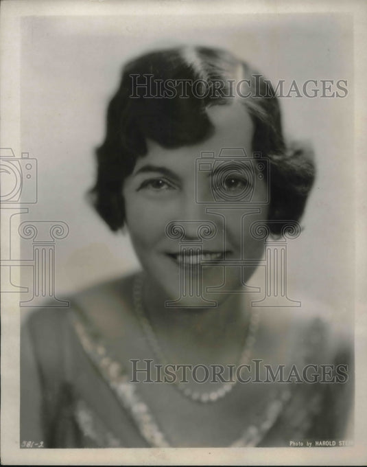 1930 Press Photo Brook Louis, Composer Will be at Piano with "Roses - Historic Images