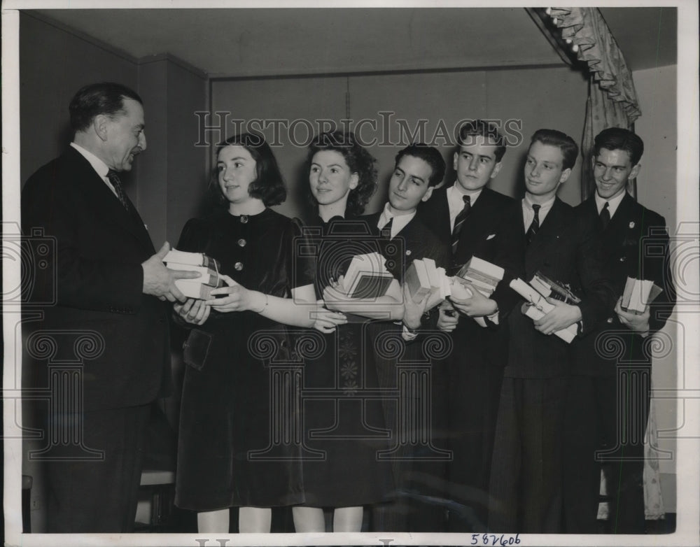 1940 NYC, Chas Fontnouvelle, French Consul Gen,H Beer,K Bakeman - Historic Images