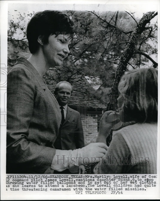 1966 Press Photo Mrs James A Lovell. astronaut's wife in Seabrook, TX - Historic Images