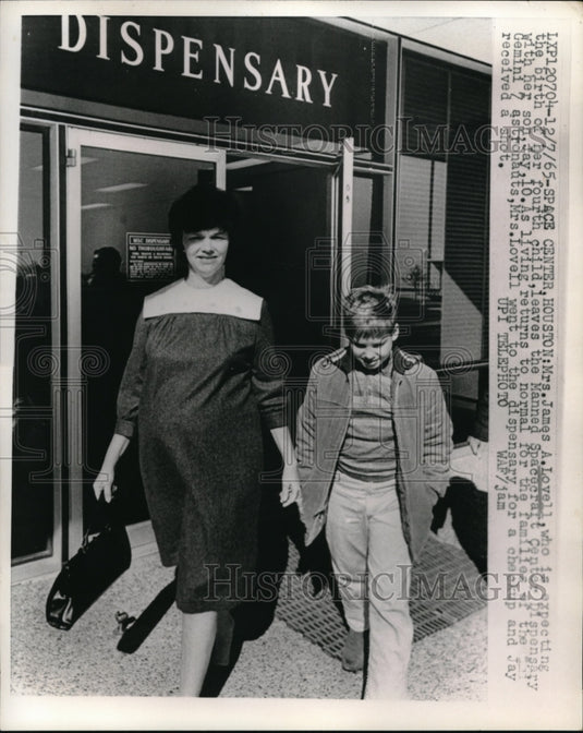 1965 Press Photo Mrs. James A. Lovell, Jay Lovell, Gemini 7 Astronaut's Family - Historic Images