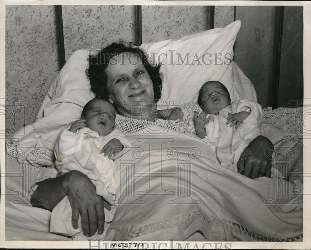 1938 Mrs. James Tharp With Twins in Minnesota - Historic Images