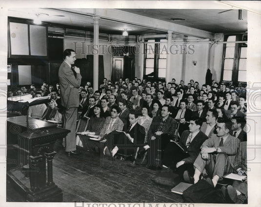 1947 Press Photo Boston University Dr Wesley Tiffney Chairman General Science-Historic Images
