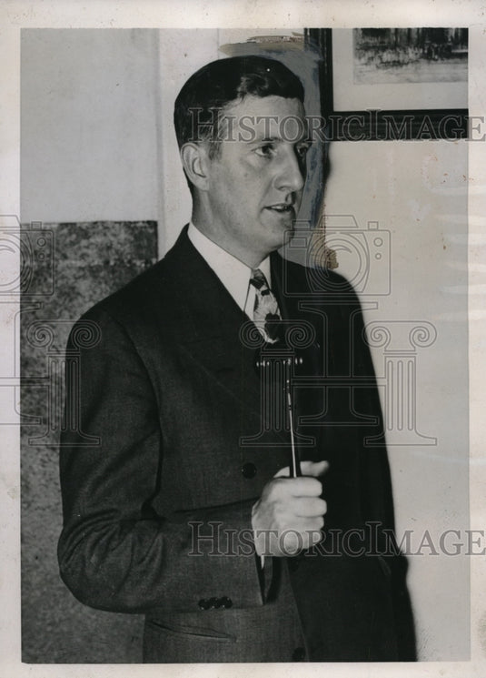 1937 Press Photo Hugh Thompson CIO Organizer of Strike by members of United Auto - Historic Images