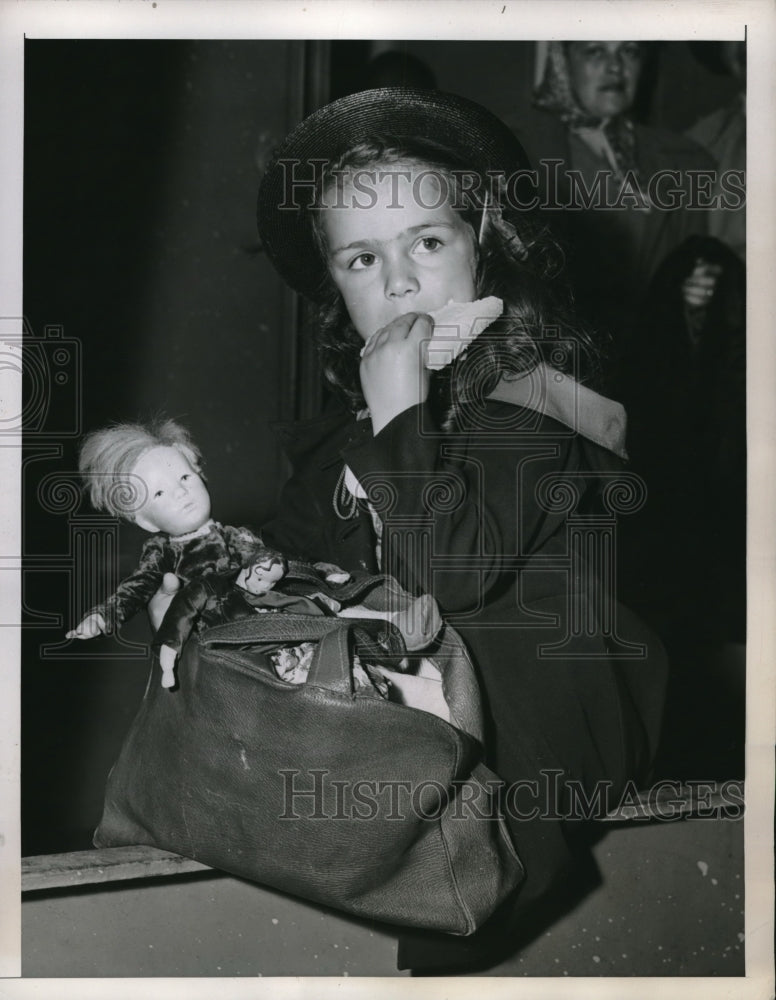 1946 Irene Pischorr arrives in U.S. aboard SS Marine Flasher-Historic Images