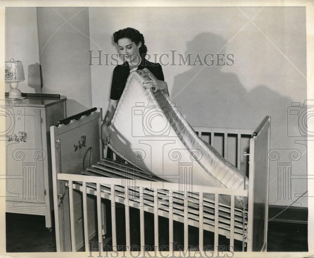 1942 Lyn Haver Shows the Wooden Slats That Replace Metal Springs-Historic Images