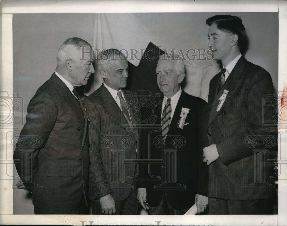 1941 Press Photo American Red Cross Chairman Norman Davis With Politicians-Historic Images