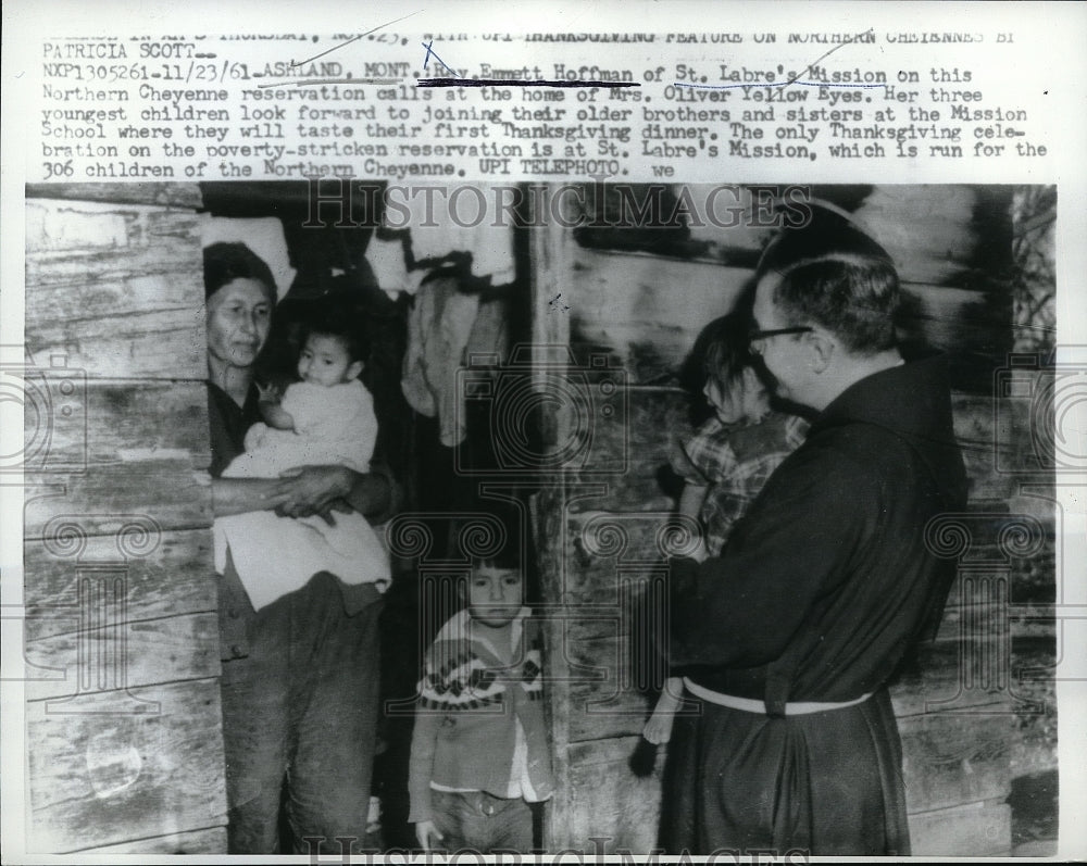 1961 Press Photo Rev. Emmmett Hoffman pof St. Labre Mission call at home mission-Historic Images