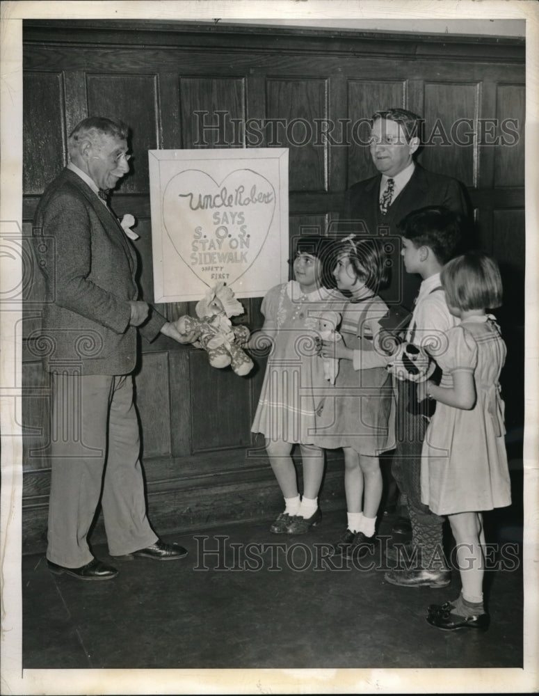 1944 Angelina Palomba, Marie Maicadakis, Peter Delia &amp; July - Historic Images