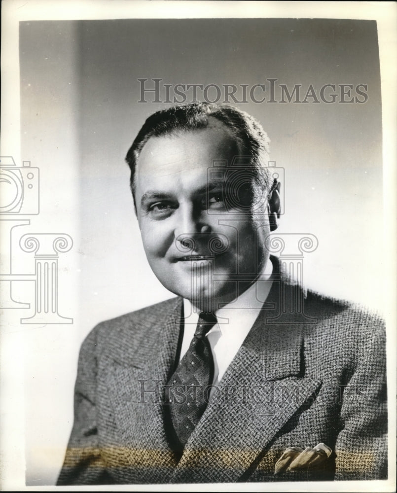 1941 Press Photo Lee D. Cosart, Sales Manager of Truck Div of Dodge Brother Corp - Historic Images