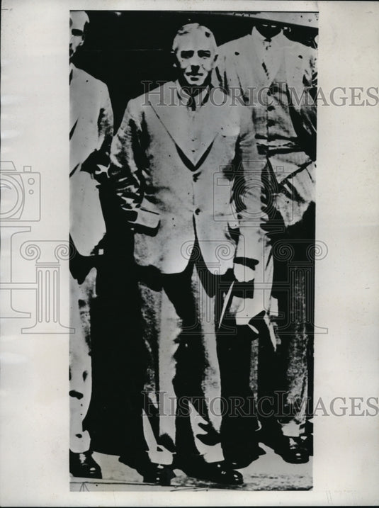 1934 Press Photo Go-between by the gang that kidnapped John S. Labatt, wealthy - Historic Images