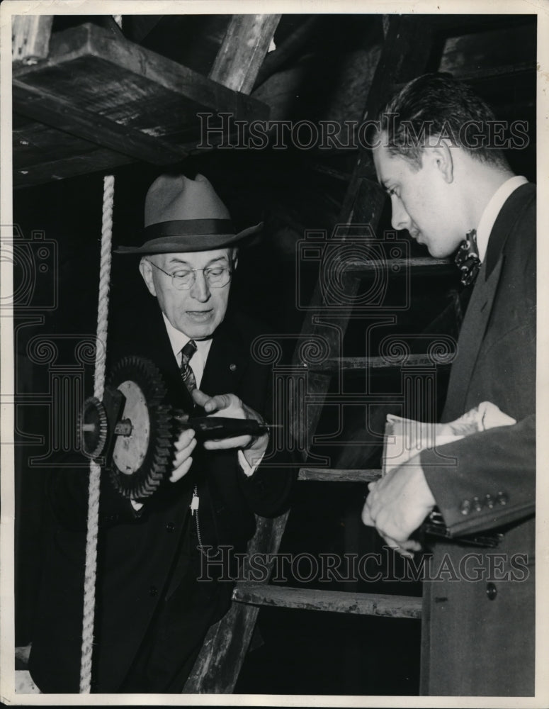 1948 Press Photo Marietta College, Ohio ex Pres. Dr DT Schoeneyer, Joe Waugh - Historic Images