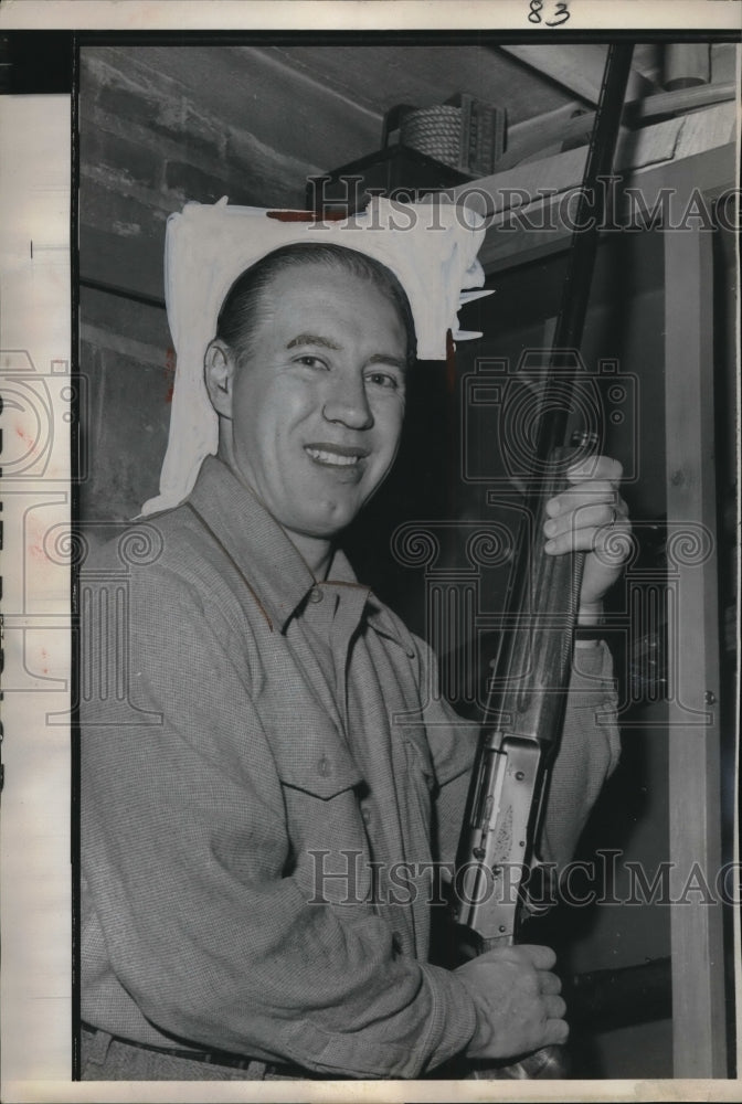1962 Cleveland Indians Pitcher Bob Feller with Gun - Historic Images