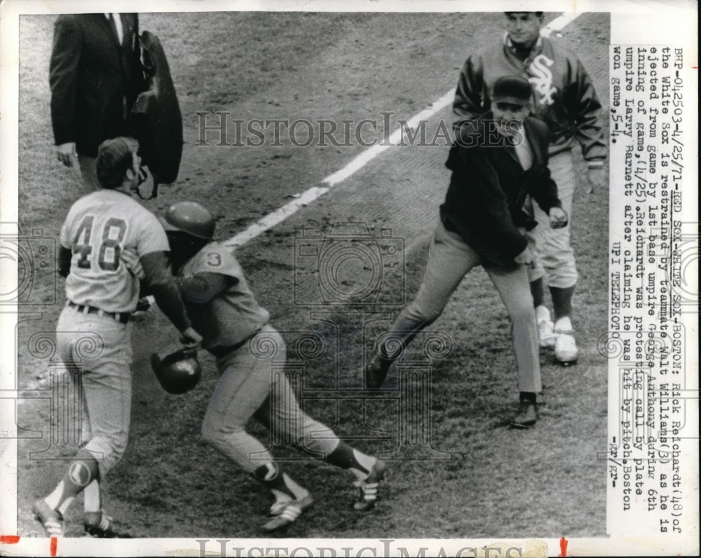 1971 Rick Reichardt White Sox Restrained By Walt Williams MLB - Historic  Images