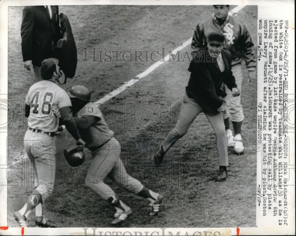 1971 Rick Reichardt White Sox Restrained By Walt Williams MLB - Historic Images