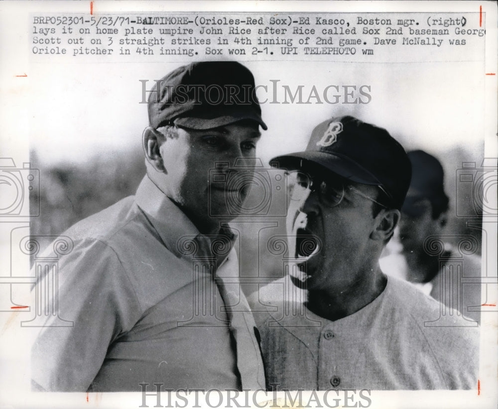 1971 Press Photo Ed Kasco Boston Orioles Manager & Umpire John Rice During Game - Historic Images