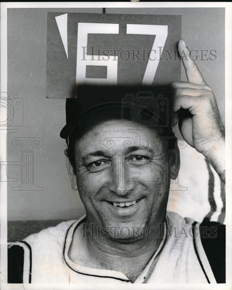 Press Photo Pittsburgh Pirates Manager Harry Walker - Historic Images