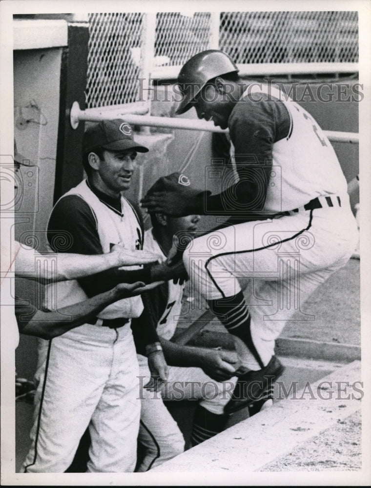 1968 Cleveland Indians Lou Johnson Gets Greeting From Al Dark-Historic Images