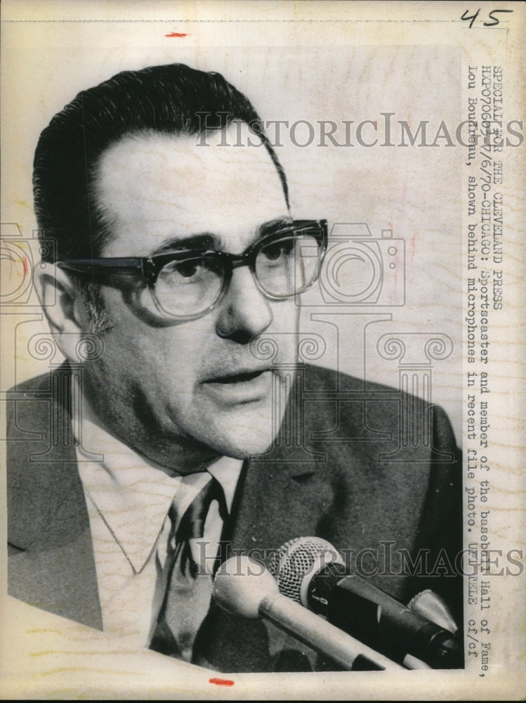 1970 Press Photo Sportscaster & Hall Of Fame Member Lou Boudreau & Microphones - Historic Images