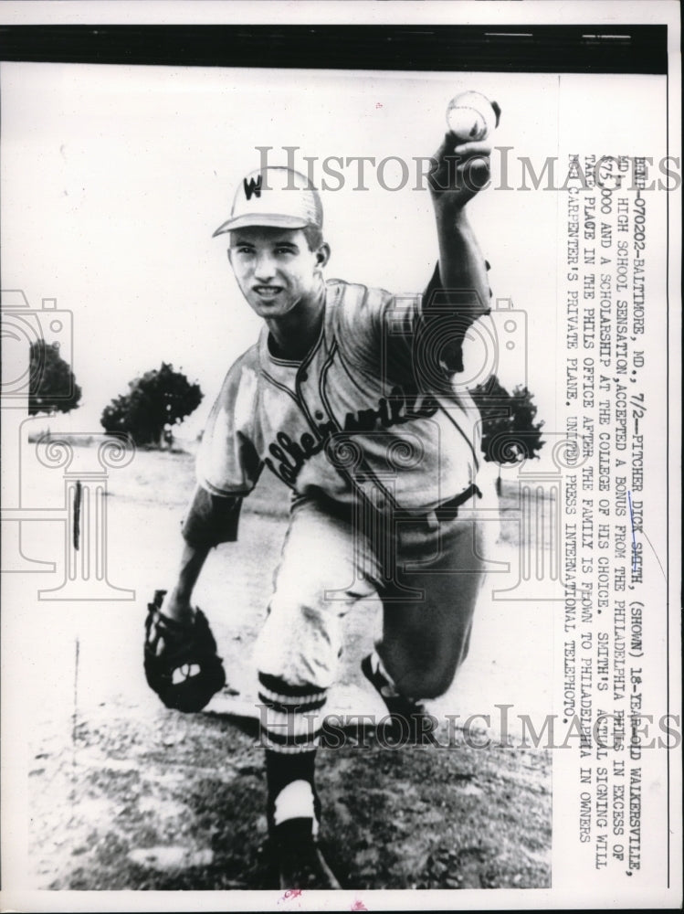 1958 Press Photo Baltimore High School Pitcher Dick Smith Accepts Scholarship - Historic Images