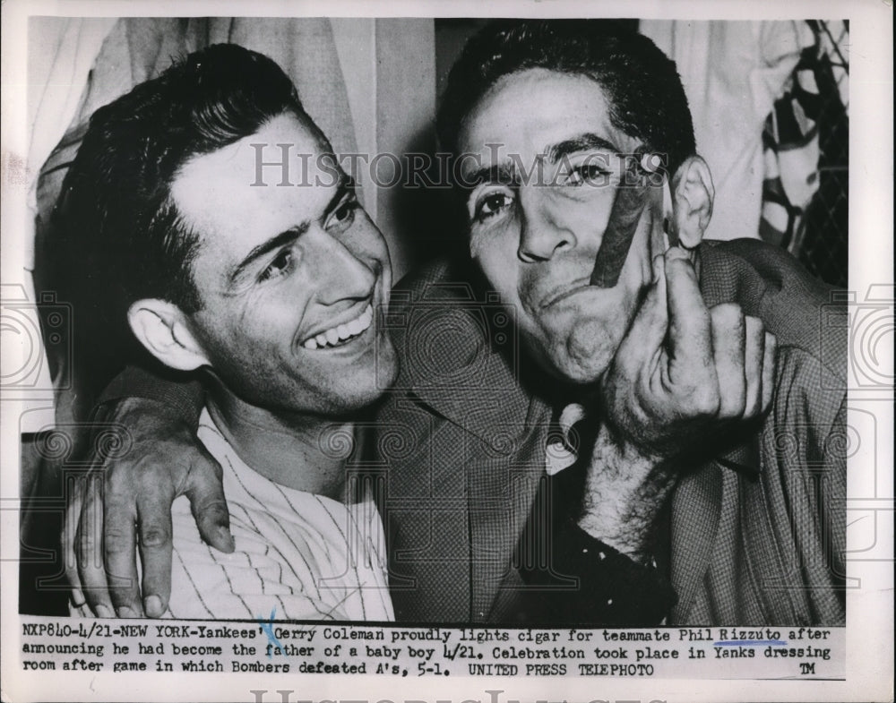 1952 Press Photo Gerry Coleman of Yankee lights cigar for Phil Rizzuto - Historic Images