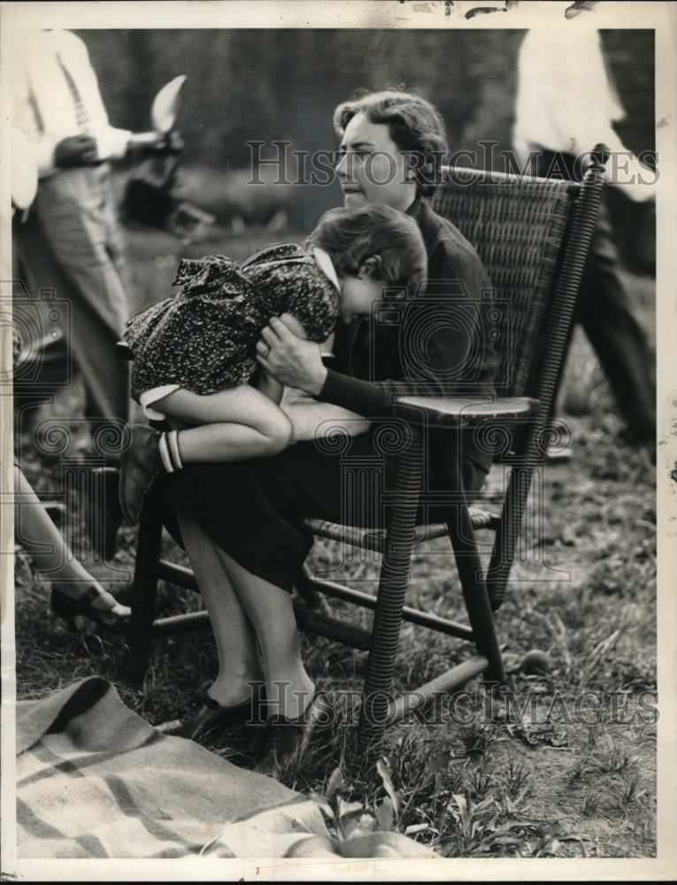 1936 Kansas Gov Alf Landon's wife & daughter in Estes Park, Colo - Historic Images