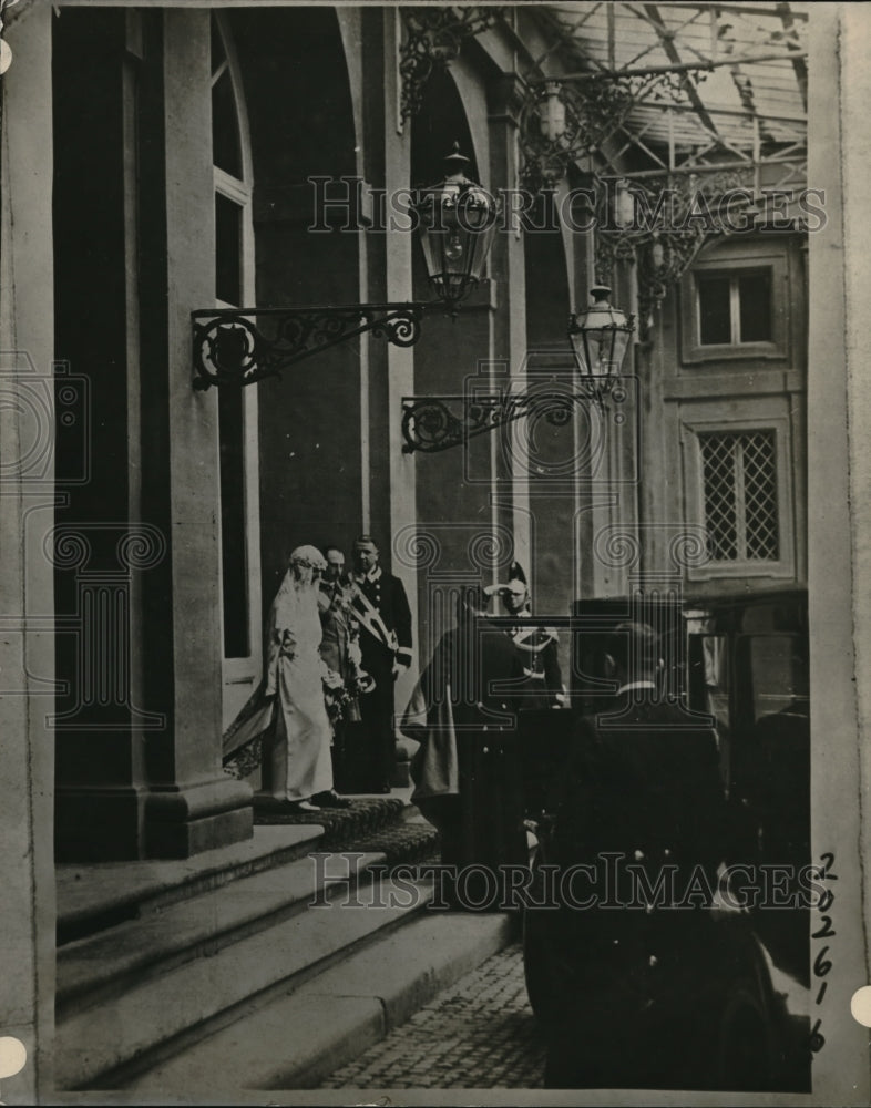 1923 Princess Yolanda weds Count Calvi Di Bergolo in Italy - Historic Images