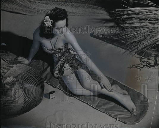 1944 Eileen O'Brien sunbathing in New York City-Historic Images