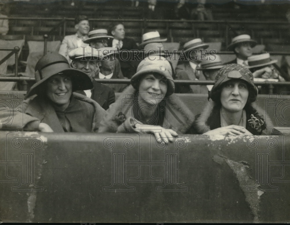 1926 Ray Betty &amp; Pauline Miller of Pittsburgh PA attend game - Historic Images