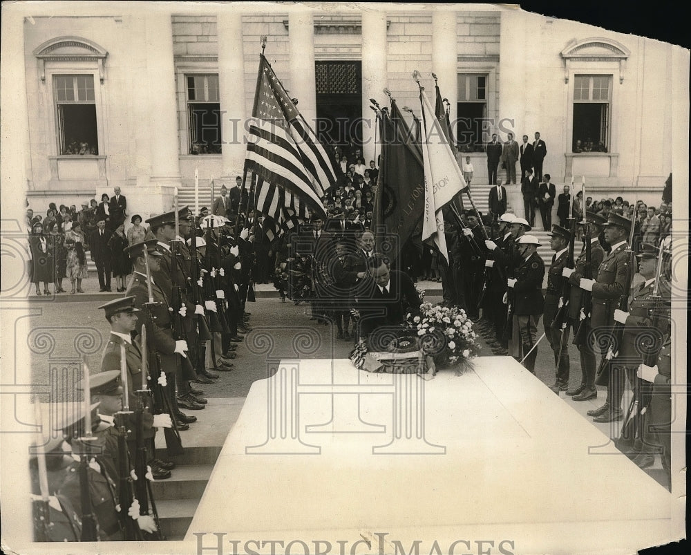 1930 Press Photo NY American Legion Commander Edward Neary leads ceremony- Historic Images