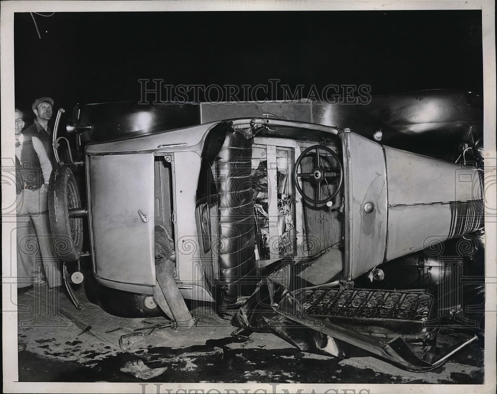 1934 Four hurt when car overturned in Lynebrook LI  - Historic Images