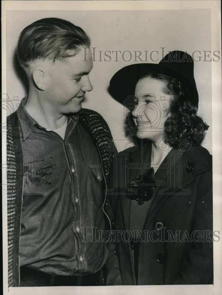 1939 Press Photo Myrtle Elizabeth Thrasher marries Charles Joseph Dunn - Historic Images