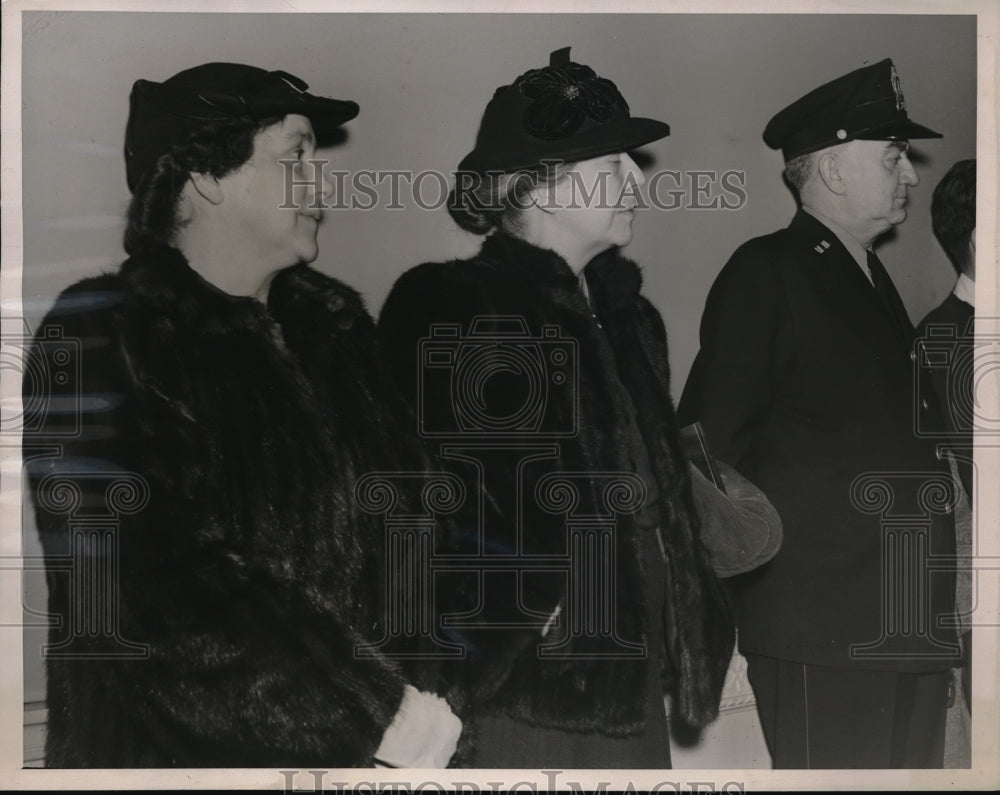 1941 Press Photo Mrs Robert A Taft, Mrs Alice Longworth in Washington DC - Historic Images