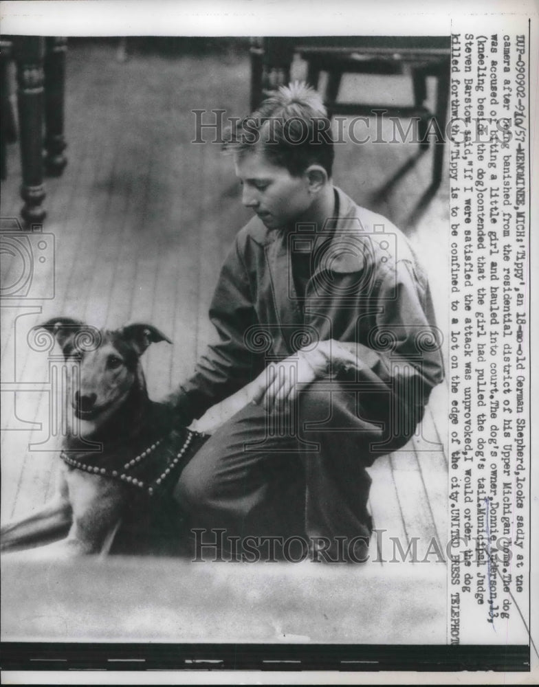 1957 Press Photo Donnie Anderson of Menominee, MI, &amp; Accused Child Biter &quot;Tippy&quot; - Historic Images