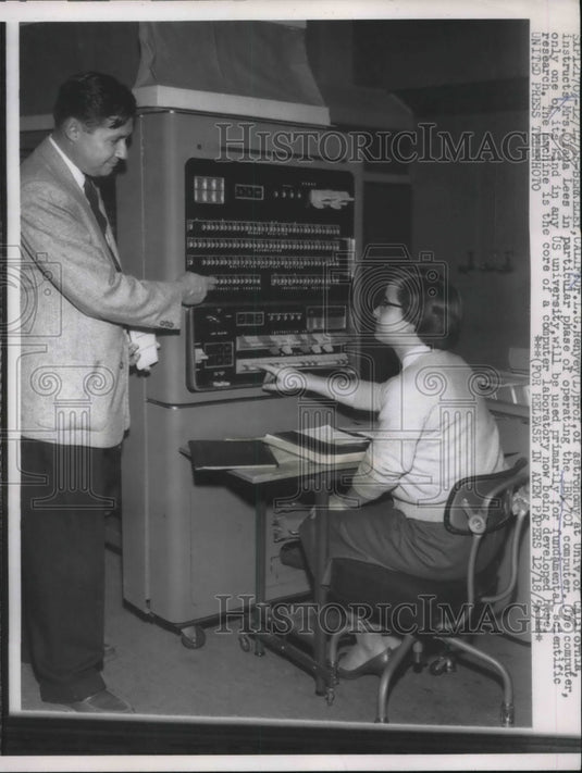 1956 LG Henyey prof of Astronomy at U of CA & Mrs Tana Lees, IBM 701-Historic Images