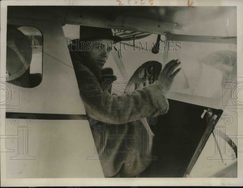 1930 Gerald Nettleton took off frpm Newark Airport for California-Historic Images