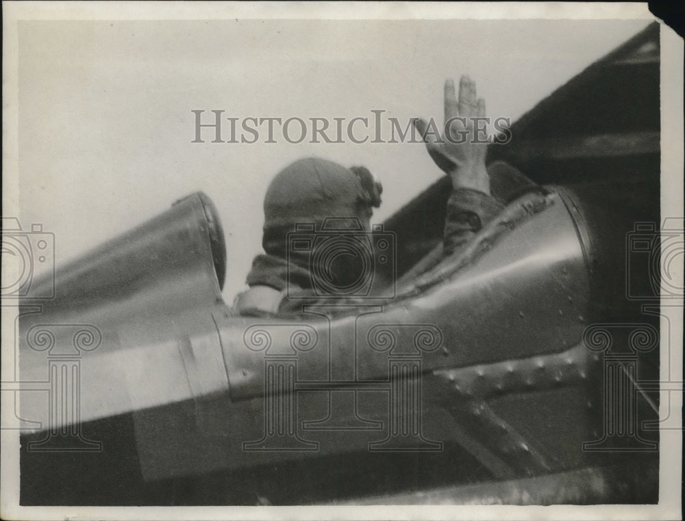1927 Press Photo Lt.Russell L.Maughan take off for San Francisco Flight - Historic Images