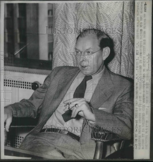 1946 Press Photo James L Fly US arbitrator in Maritime Union strike - neb39927-Historic Images