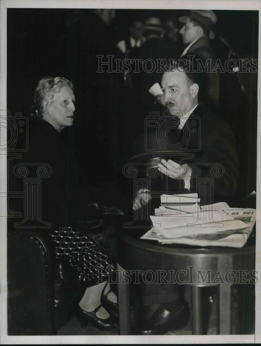 1935 Press Photo Mrs Alice Tilfen survivor of the Mohawk sinking & Ward line man - Historic Images