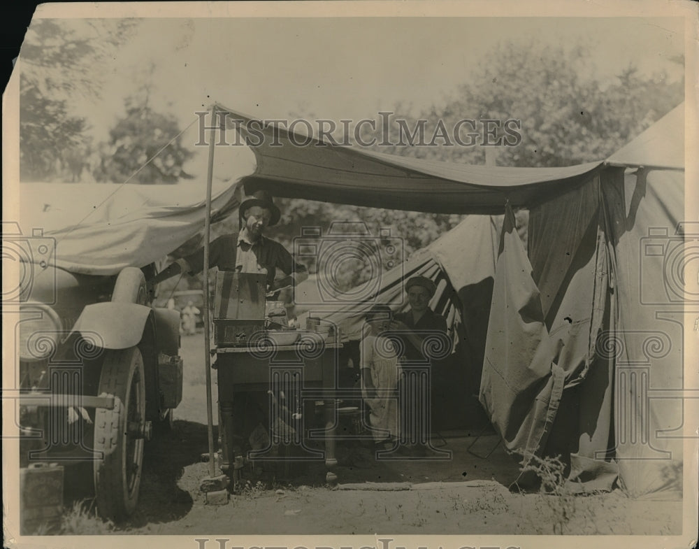 1924 Press Photo California Camp Scene - Historic Images