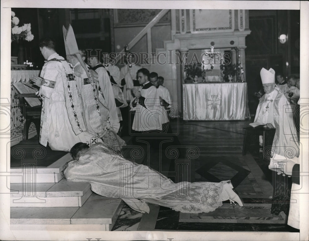 1944 Press Photo Wash. D.C. Church odd St Matthew, Rev MJ Ready, M Rev Cicgnani-Historic Images