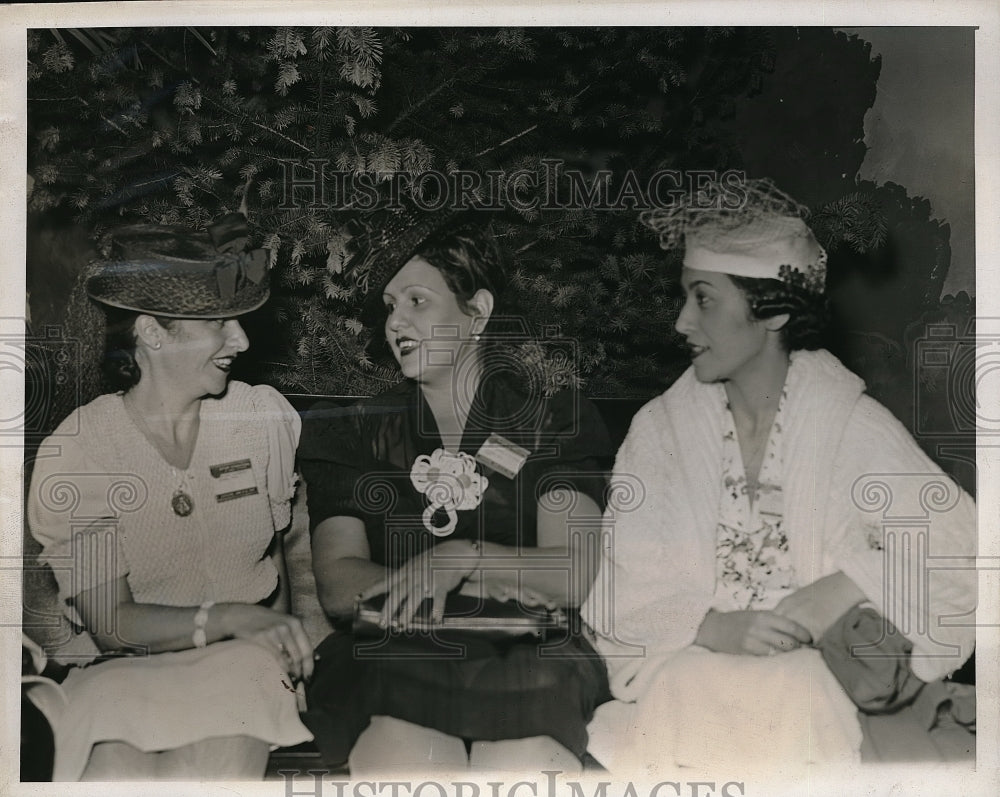 1939 Press Photo Genoveva Galigarcia Mrs Maniel DeQuinana Josifina Galigarcia - Historic Images