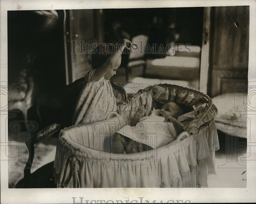 1932 Press Photo Princess Ragnhild of Norway entertains Princess Astpid - Historic Images