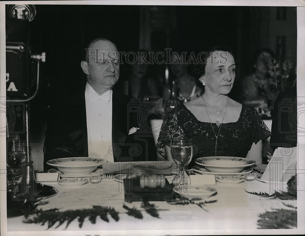 1935 Press Photo Brock Pemberto & Partridge at Tribute Dinner to Career Women - Historic Images