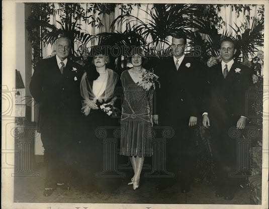 1927 Press Photo Mr. and Mrs.Oliver Harriman at Wedding Party of son - Historic Images