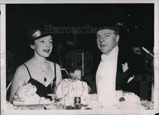 1938 Press Photo Mrs Orson Mudd & Ralph Bloomer at Waldorf Astoria in NYC - Historic Images